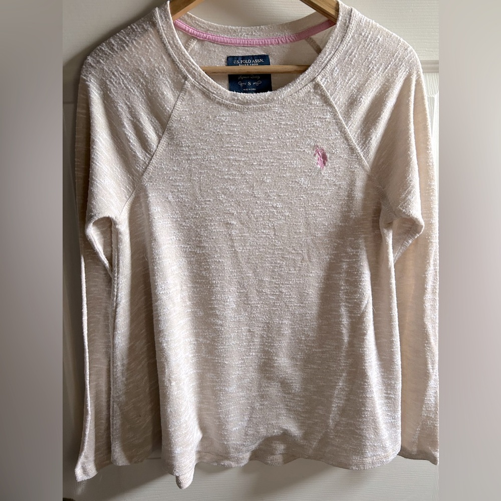 Long sleeve thin spring top!